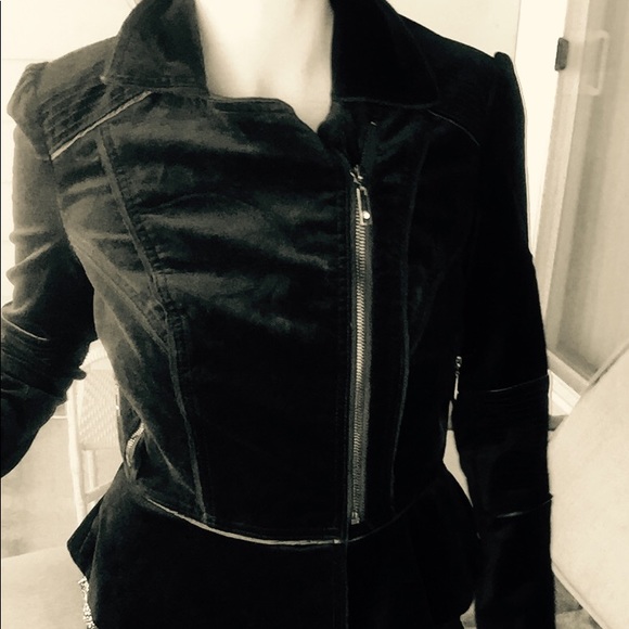 Cropped black jacket - Picture 2 of 7